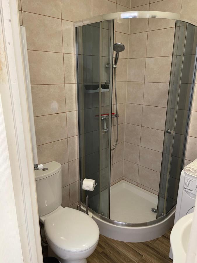 Studio Flat Fully Equipped Apartamento Croydon Exterior foto