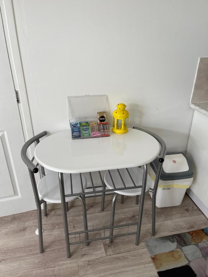 Studio Flat Fully Equipped Apartamento Croydon Exterior foto
